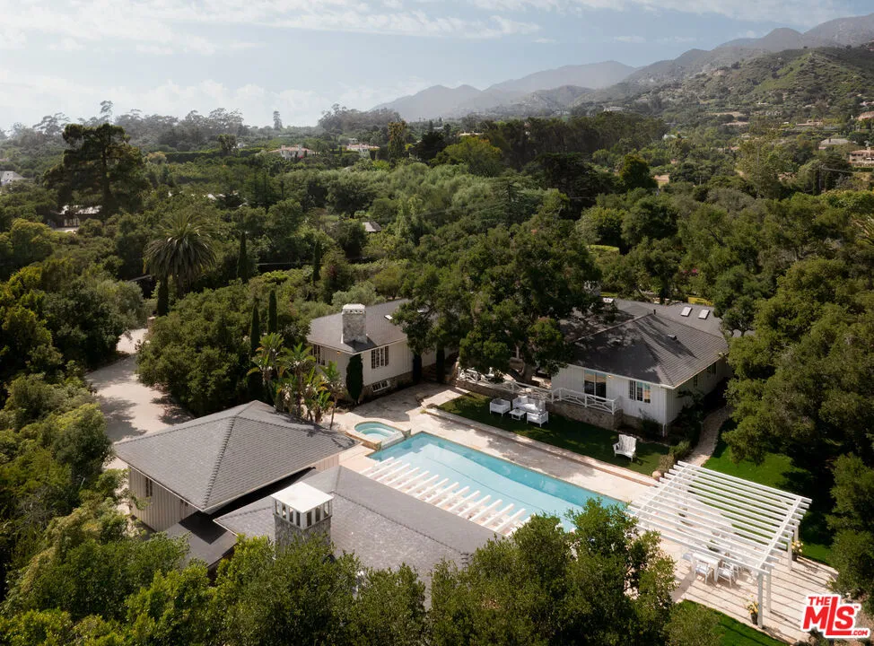 Santa Barbara, California 93108, United States, 4 Bedrooms Bedrooms, ,8 BathroomsBathrooms,Residential,Pending,176283