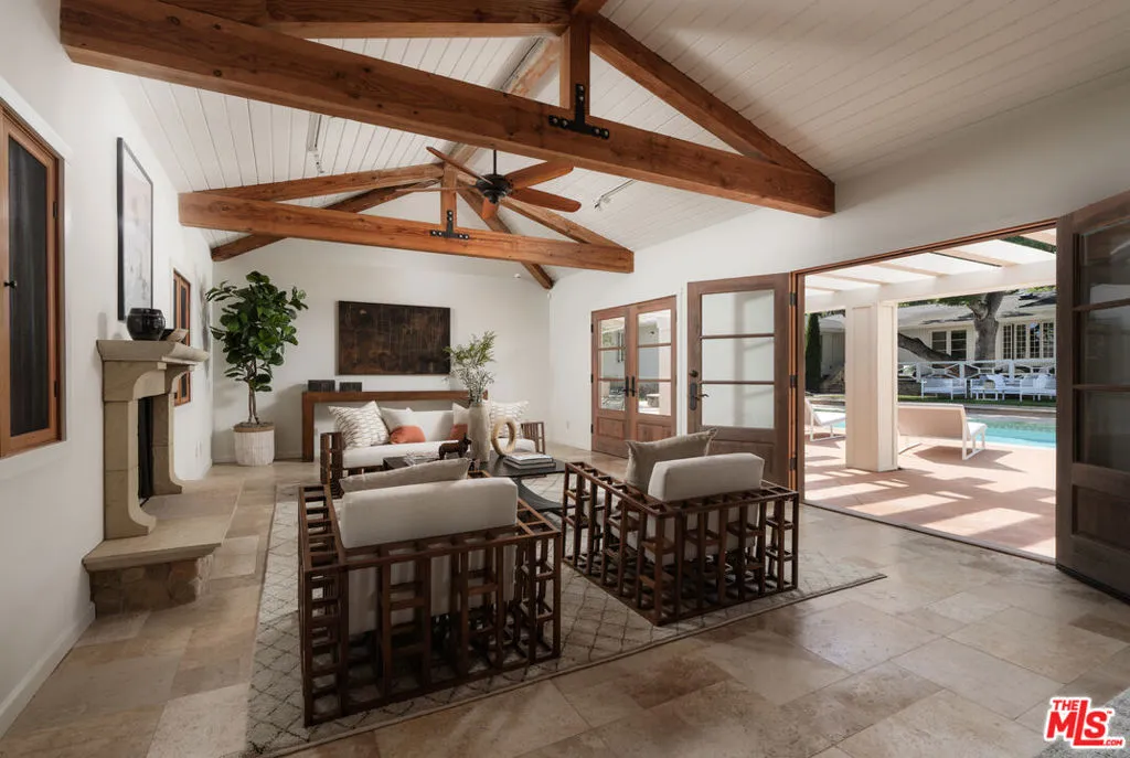 Santa Barbara, California 93108, United States, 4 Bedrooms Bedrooms, ,8 BathroomsBathrooms,Residential,Pending,176283