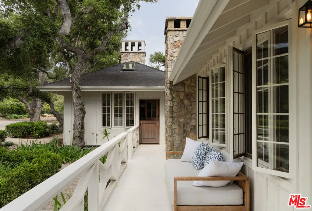 Santa Barbara, California 93108, United States, 4 Bedrooms Bedrooms, ,8 BathroomsBathrooms,Residential,Pending,176283