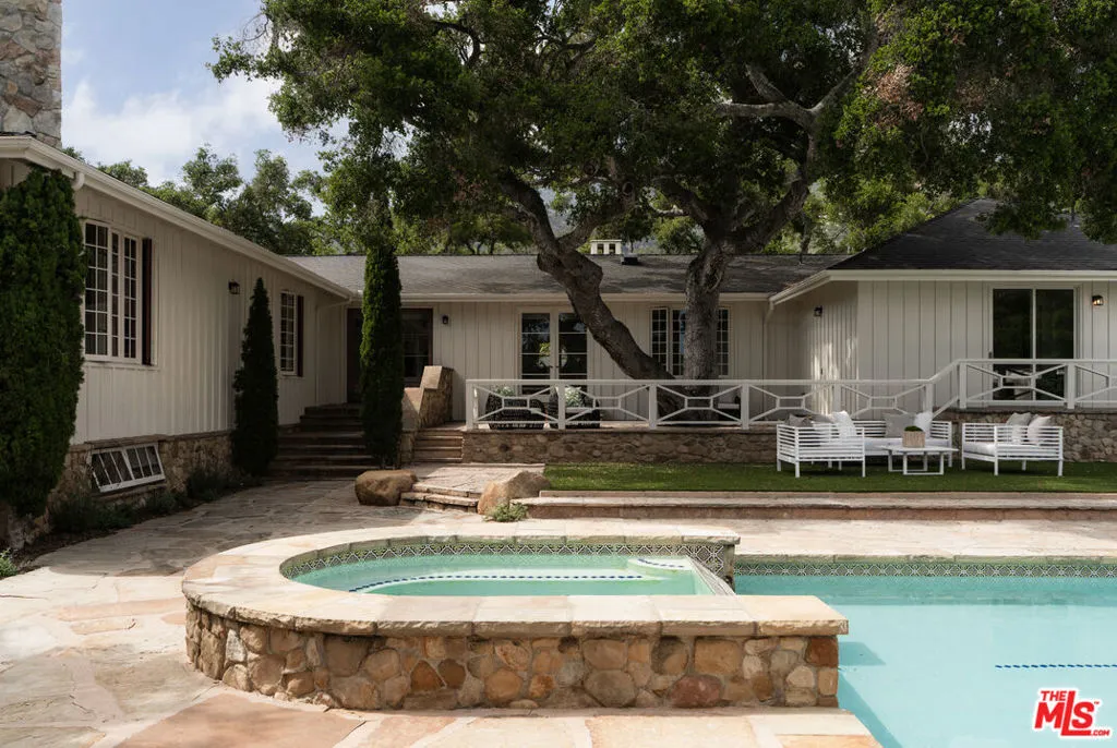 Santa Barbara, California 93108, United States, 4 Bedrooms Bedrooms, ,8 BathroomsBathrooms,Residential,Pending,176283