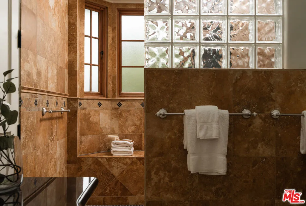 Santa Barbara, California 93108, United States, 4 Bedrooms Bedrooms, ,8 BathroomsBathrooms,Residential,Pending,176283