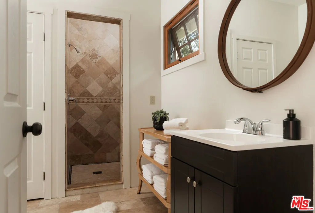 Santa Barbara, California 93108, United States, 4 Bedrooms Bedrooms, ,8 BathroomsBathrooms,Residential,Pending,176283