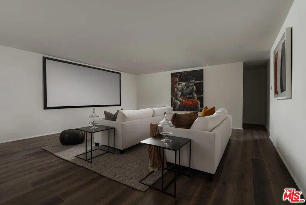 Santa Barbara, California 93108, United States, 4 Bedrooms Bedrooms, ,8 BathroomsBathrooms,Residential,Pending,176283