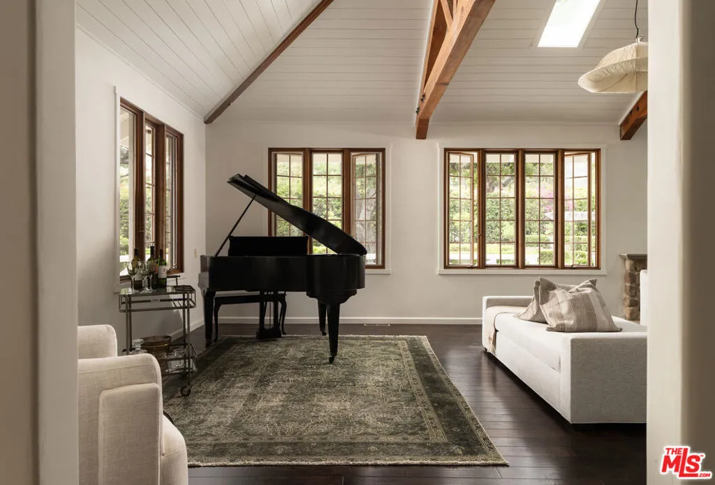 Santa Barbara, California 93108, United States, 4 Bedrooms Bedrooms, ,8 BathroomsBathrooms,Residential,Pending,176283