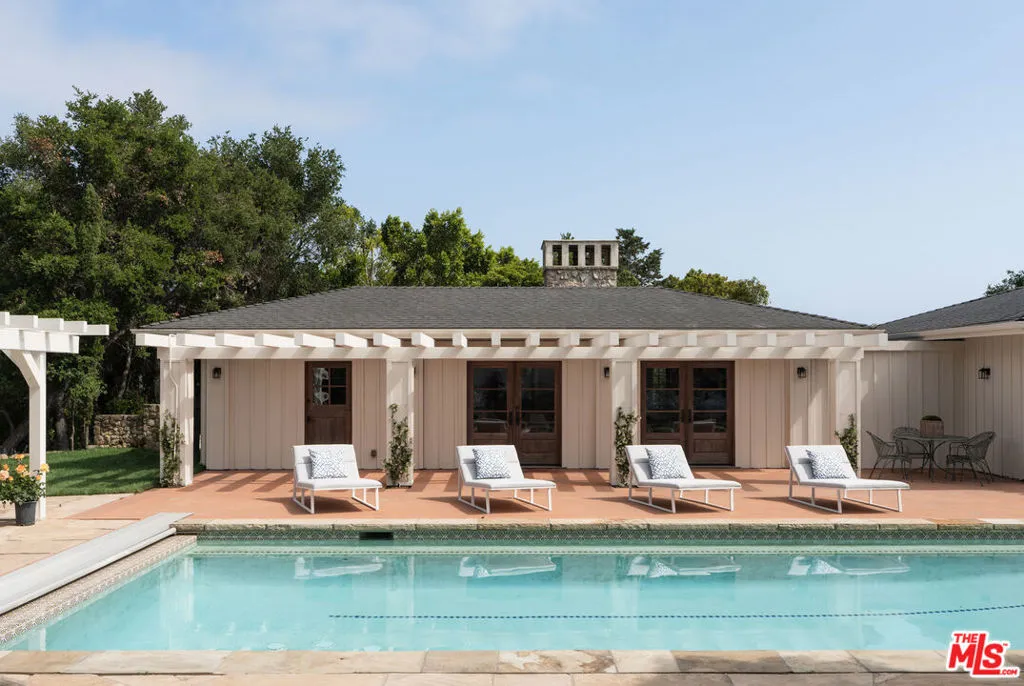 Santa Barbara, California 93108, United States, 4 Bedrooms Bedrooms, ,8 BathroomsBathrooms,Residential,Pending,176283