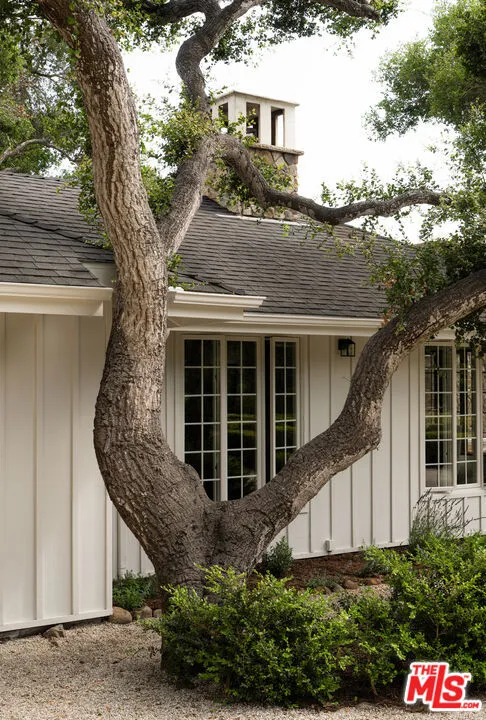 Santa Barbara, California 93108, United States, 4 Bedrooms Bedrooms, ,8 BathroomsBathrooms,Residential,Pending,176283