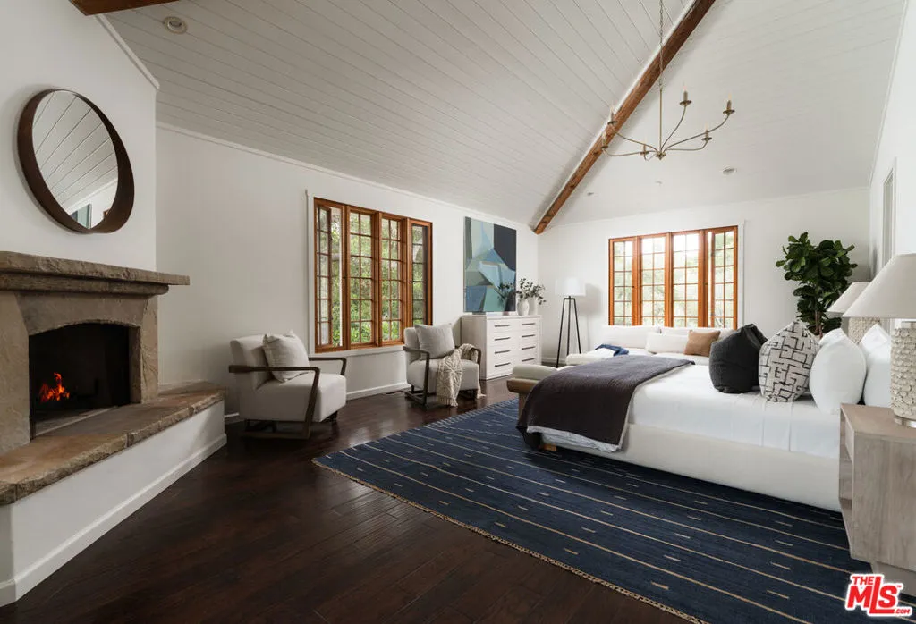 Santa Barbara, California 93108, United States, 4 Bedrooms Bedrooms, ,8 BathroomsBathrooms,Residential,Pending,176283