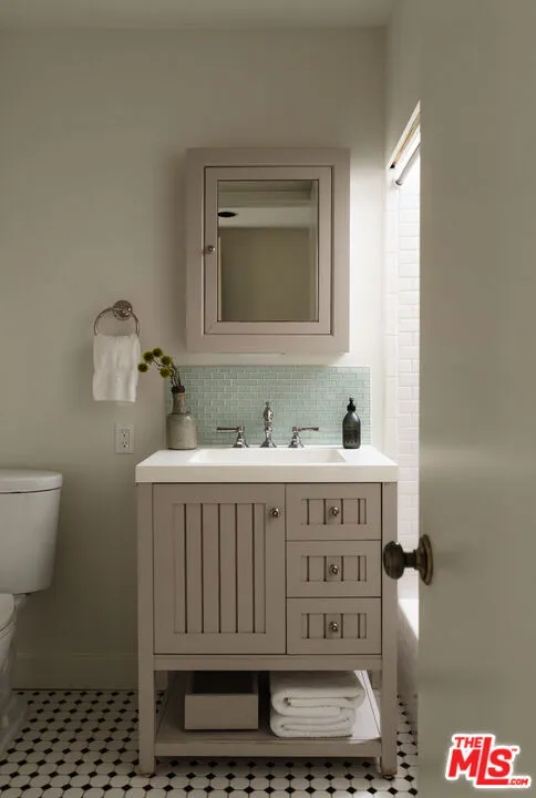 Santa Barbara, California 93108, United States, 4 Bedrooms Bedrooms, ,8 BathroomsBathrooms,Residential,Pending,176283