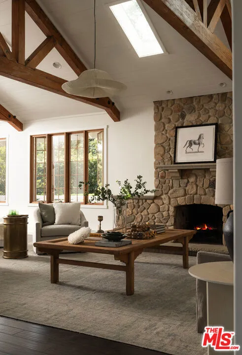 Santa Barbara, California 93108, United States, 4 Bedrooms Bedrooms, ,8 BathroomsBathrooms,Residential,Pending,176283