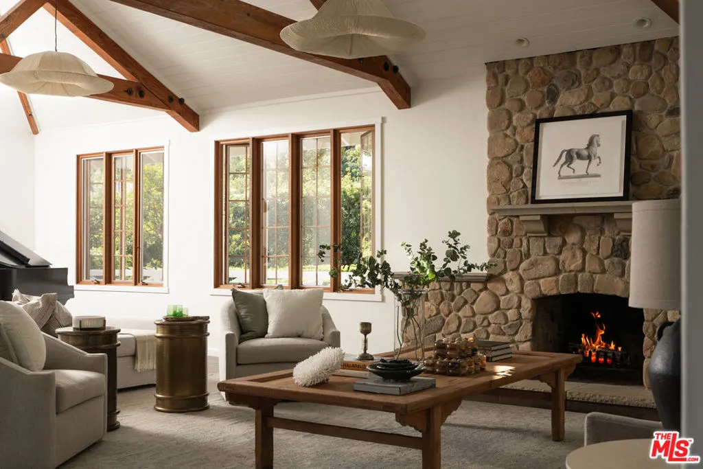 Santa Barbara, California 93108, United States, 4 Bedrooms Bedrooms, ,8 BathroomsBathrooms,Residential,Pending,176283