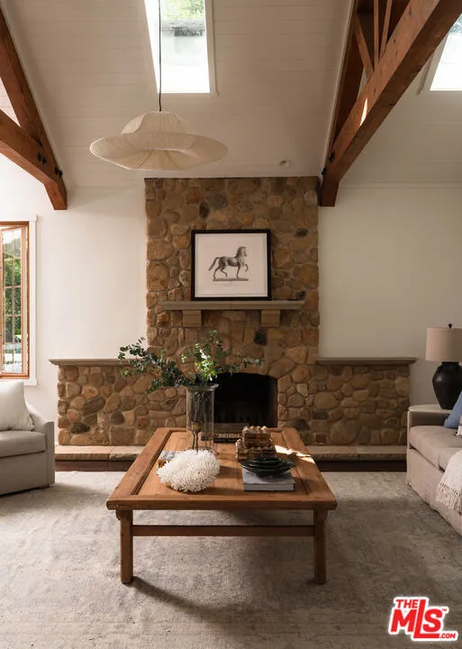 Santa Barbara, California 93108, United States, 4 Bedrooms Bedrooms, ,8 BathroomsBathrooms,Residential,Pending,176283