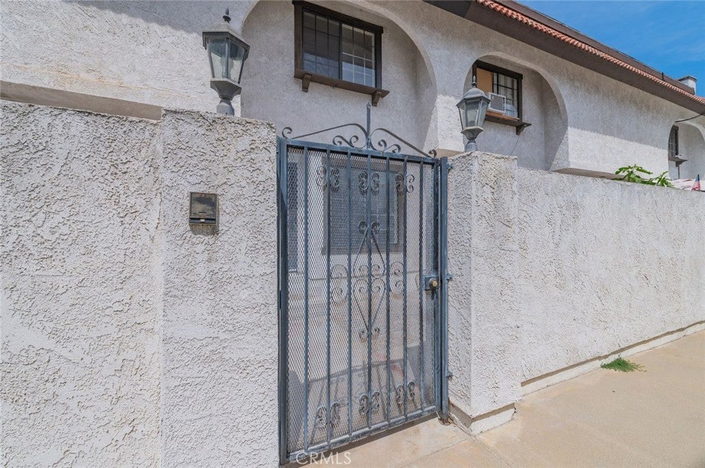 232 W Mission C