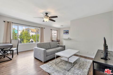 Photo of 932 Wilcox Avenue #5, Los Angeles, CA 90038 (MLS # 26638391)