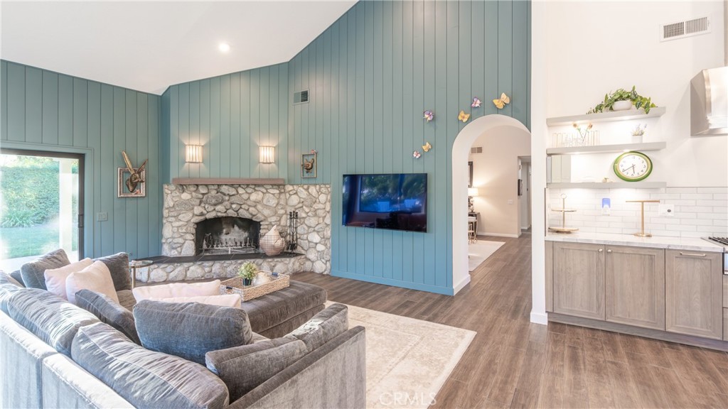 Country Lane (106) - Residential