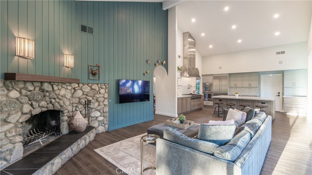 Country Lane (106) - Residential