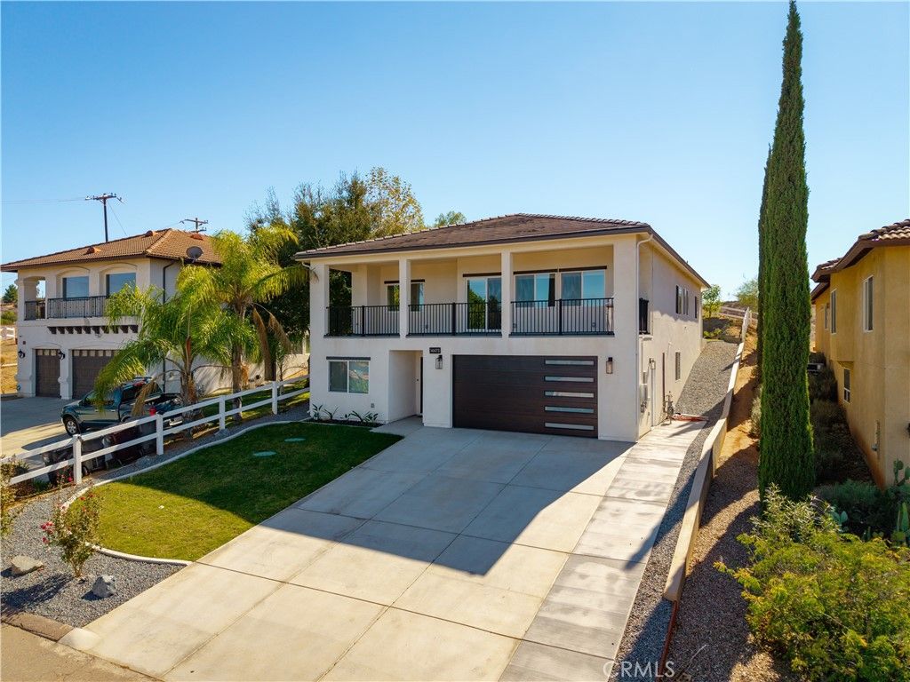 Photo of 14473 Dove Canyon Dr, Riverside, CA 92503 (MLS # IG25243885)