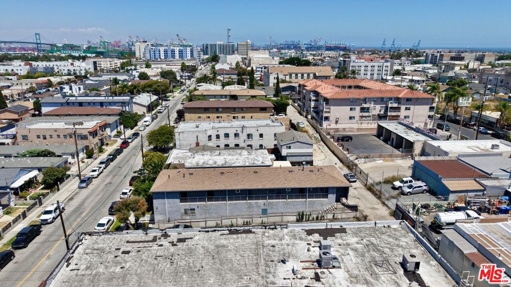 663 W 5th Street