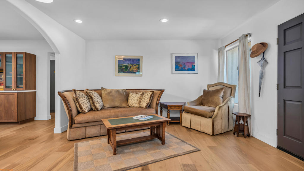 Magnesia Falls Cove - Residential