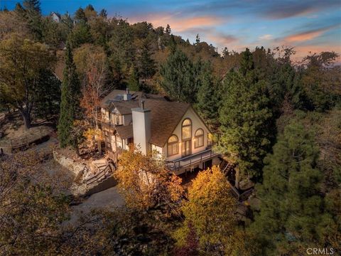 Photo of 1214 Portillo Ln, Lake Arrowhead, CA 92352 (MLS # IG25258461)