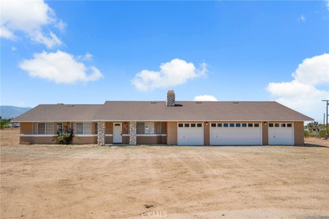 Photo of 11174 Anderson Ranch Road, Phelan, CA 92371 (MLS # HD26202284)