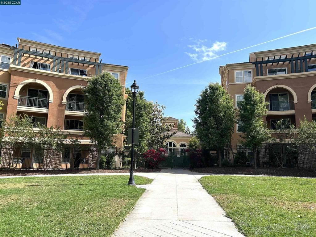 MIDTOWN - Residential