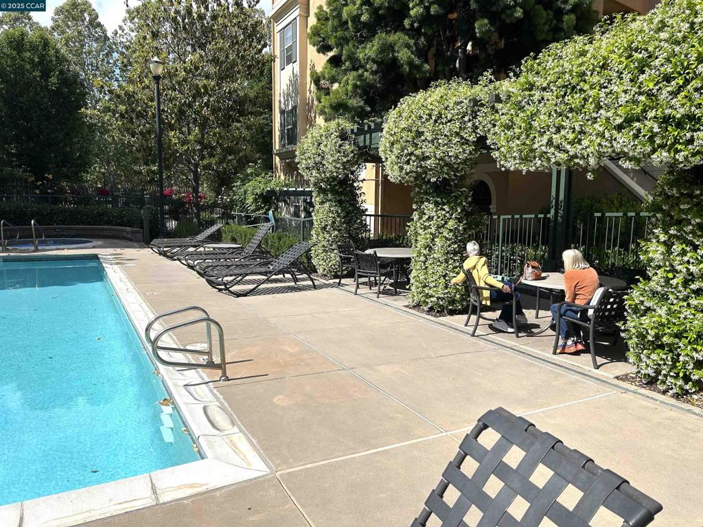 MIDTOWN - Residential