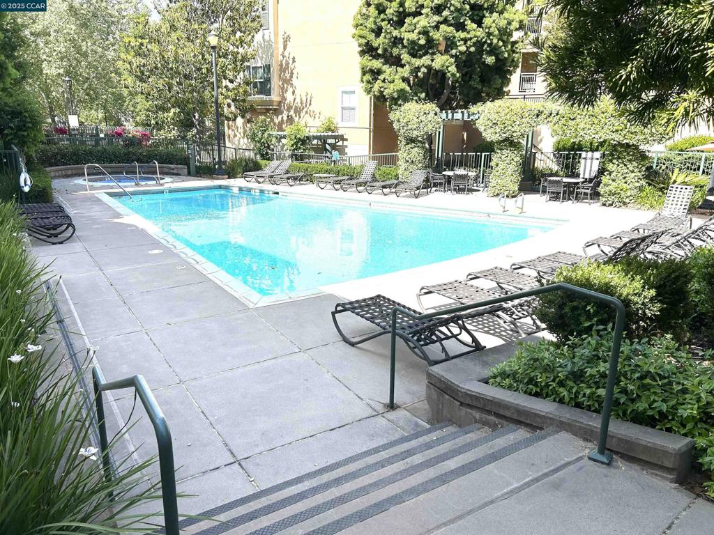 MIDTOWN - Residential