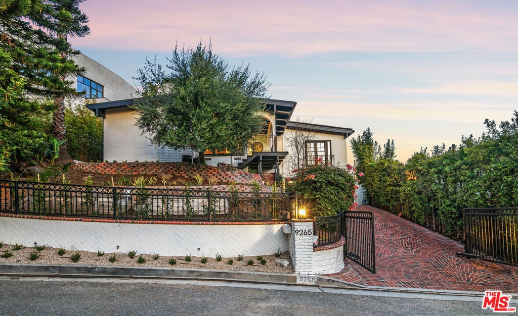 Photo of 9265 Thrush Way, Los Angeles, CA 90069 (MLS # 26714515)