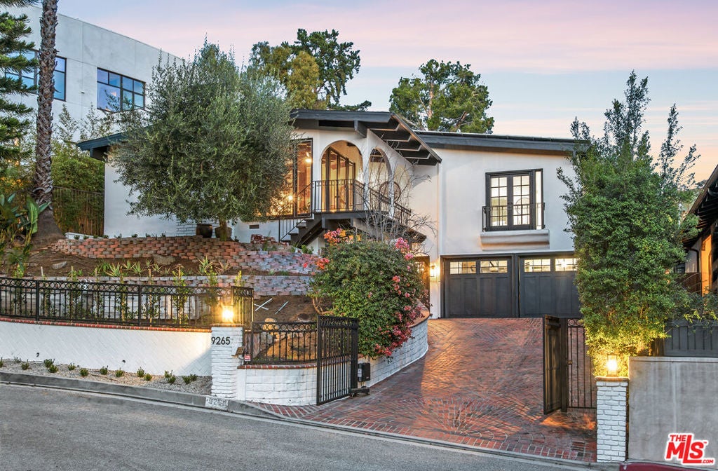 Photo of 9265 Thrush Way, Los Angeles, CA 90069 (MLS # 26714515)