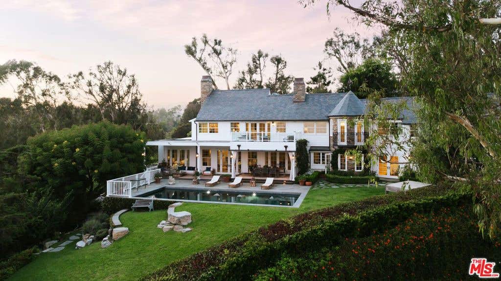 Photo of 6825 Zumirez Drive, Malibu, CA 90265 (MLS # 26833149)