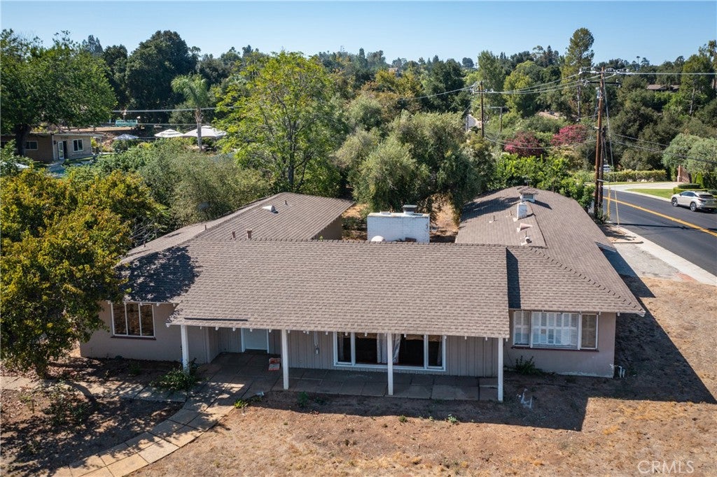604 E Mariposa