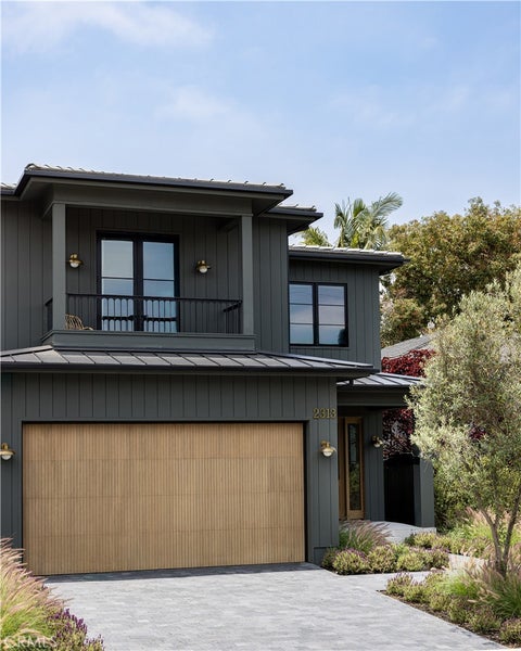 Photo of 2313 Walnut Avenue, Manhattan Beach, CA 90266 (MLS # SB26232368)