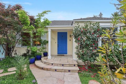 Photo of 325 University Drive, Menlo Park, CA 94025 (MLS # ML82042081)