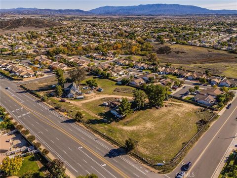 36562 Van Gaale Winchester CA 92596