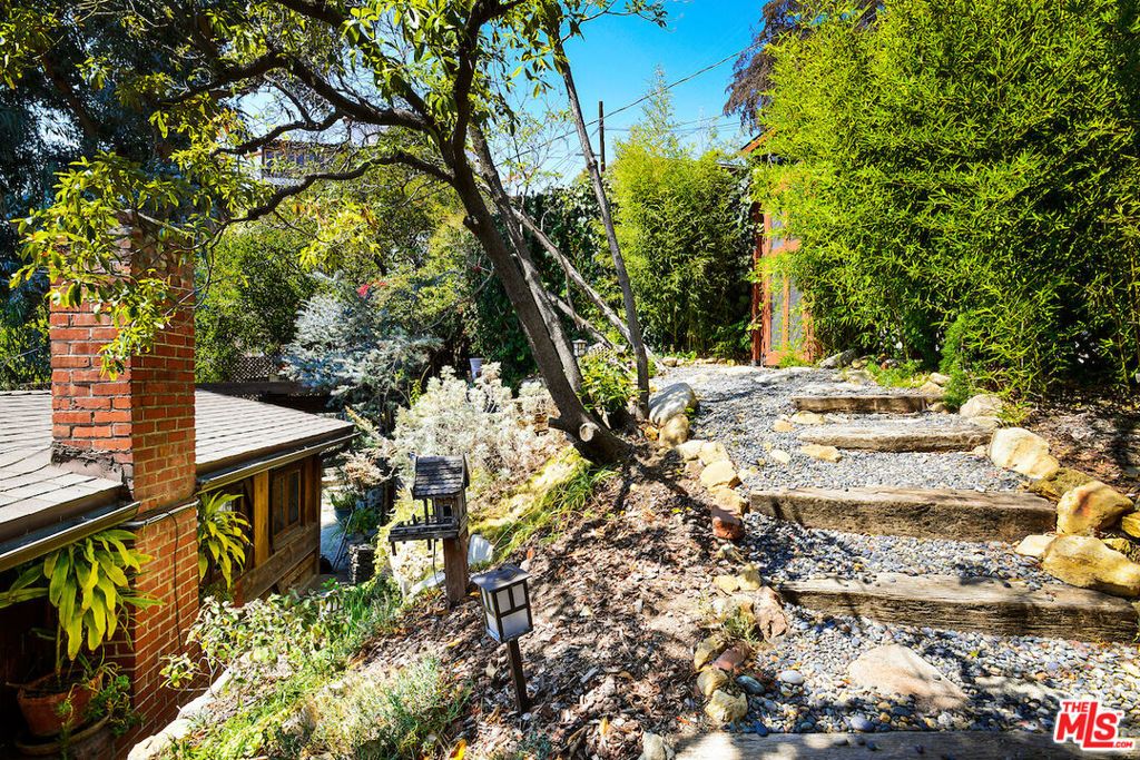 Photo of 1977 HILLCREST Road, Los Angeles, CA 90068 (MLS # 25530075)