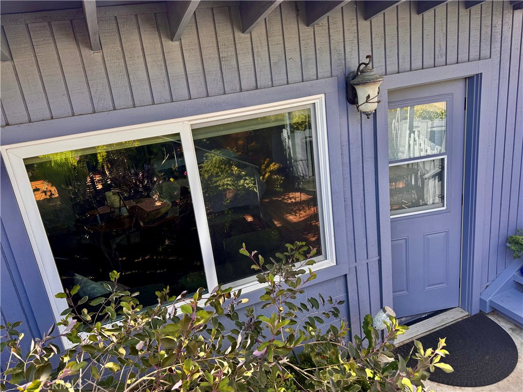 2370 Temple Hills Dr. STUDIO