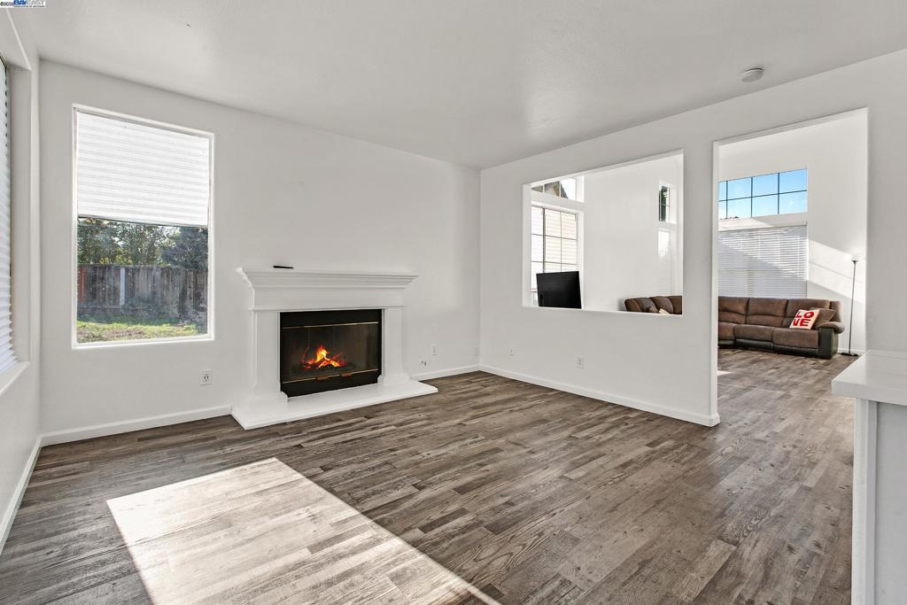 CAMELLIA COURT - Residential