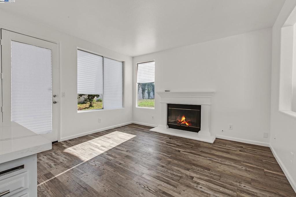 CAMELLIA COURT - Residential