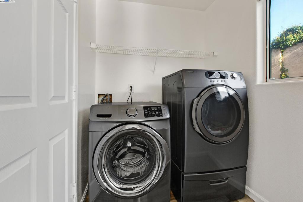 CAMELLIA COURT - Residential