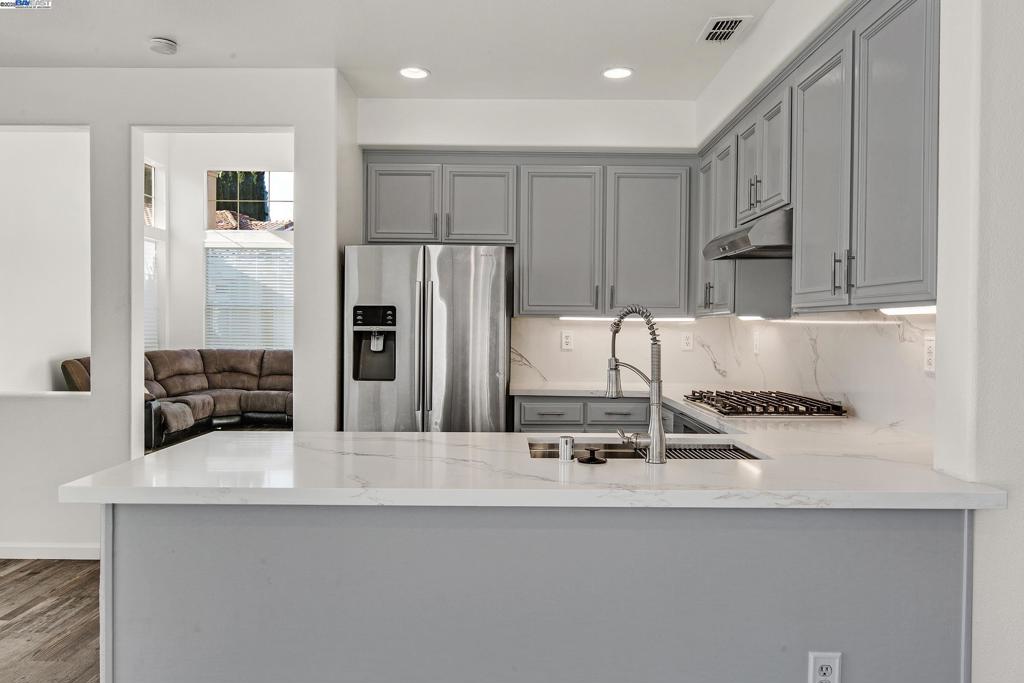 CAMELLIA COURT - Residential