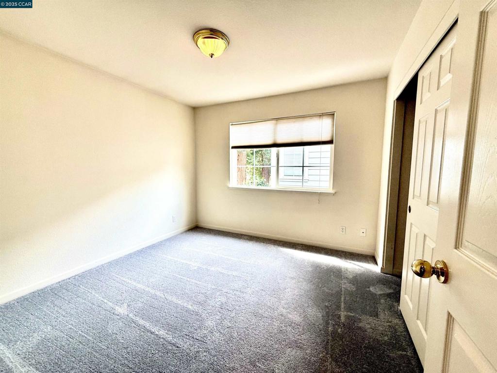 VILLAGE SQUARE - Residential