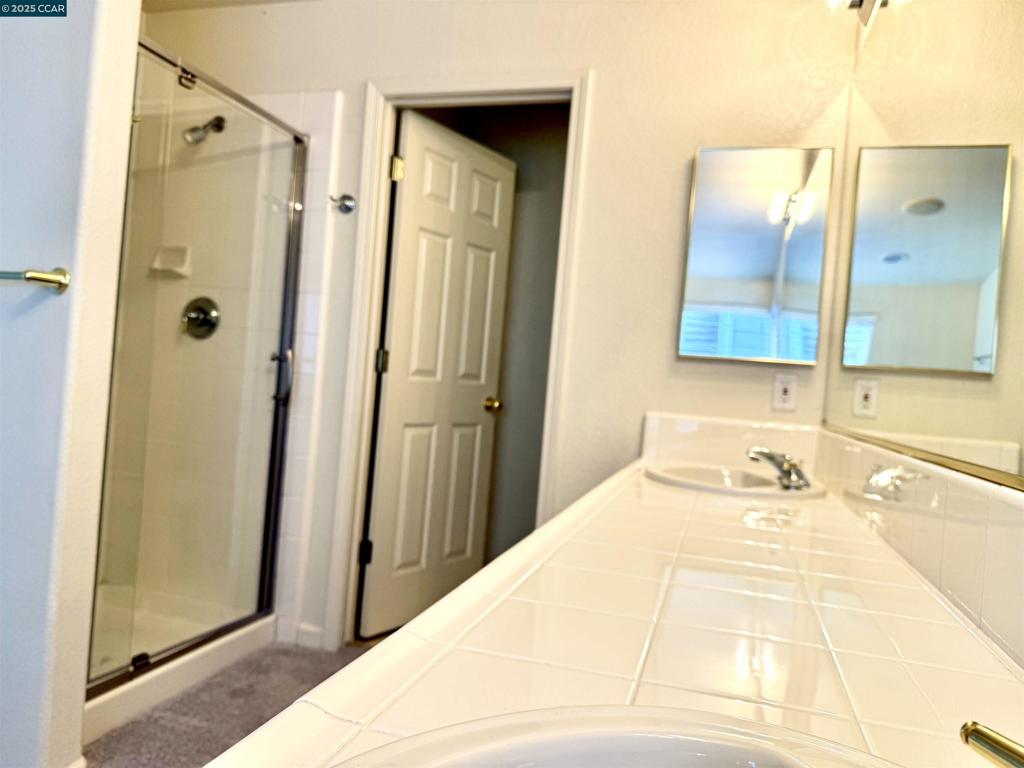 VILLAGE SQUARE - Residential