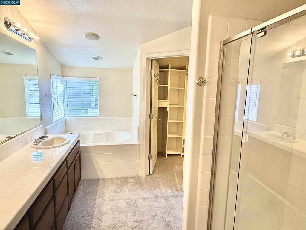 VILLAGE SQUARE - Residential