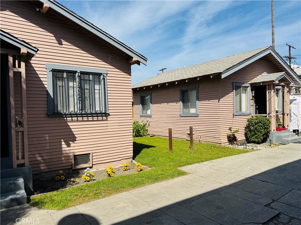 613 W 80th