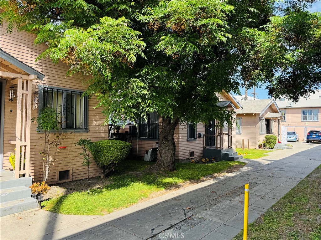 613 W 80th