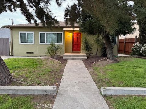 Photo of 5851 Satsuma Avenue, North Hollywood, CA 91601 (MLS # BB26018466)