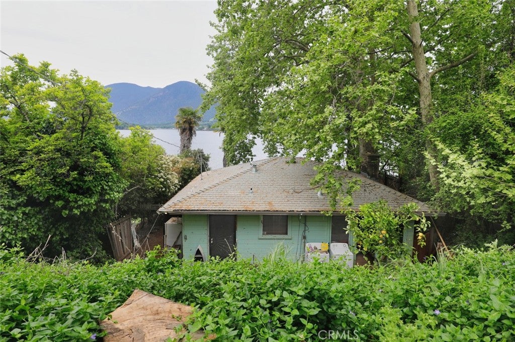 9195 Glenhaven