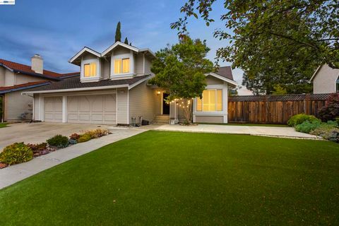 Photo of 6427 Paseo Santa Maria, Pleasanton, CA 94566 (MLS # 41129409)