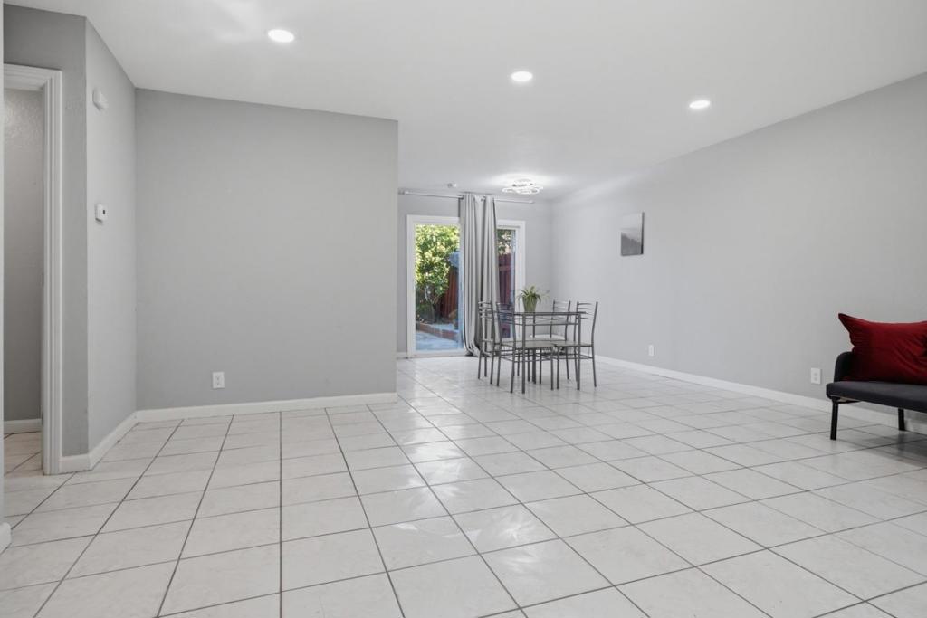 1355 Mcquesten DR C, San Jose CA 95122