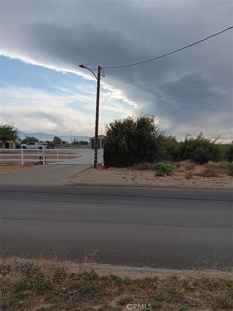 Photo of 7786 Capelin Road, Phelan, CA 92371 (MLS # HD25103983)